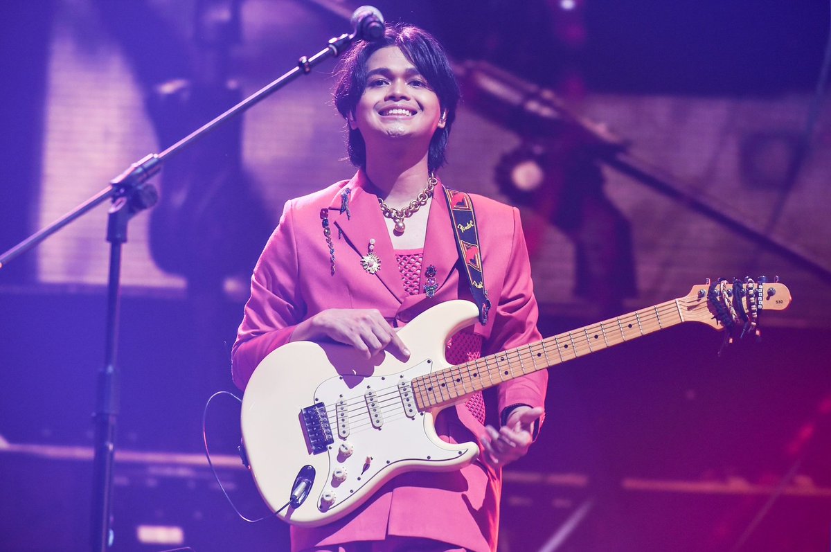 TheBigDome's tweet photo. @TheJuans_BAND You guys are blessed because you honor and give thanks Him through your music. Kudos! 🙌🏻 We know you'll be much more bigger soon because whatever you do, you offer it to Him☝🏻

Congratulations again 👏🏻

#TheJuanLiveinAraneta 
#TheJuansLiveAtTheBigDome https://t.co/VkMl4FO7BT