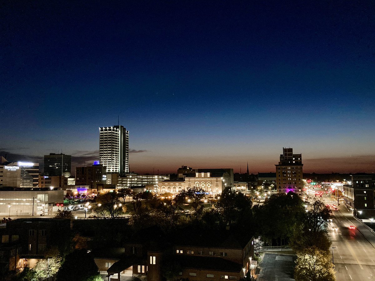NathanFreel's tweet photo. Love these October views! @DTSouthBend https://t.co/BHbIWXR2fT
