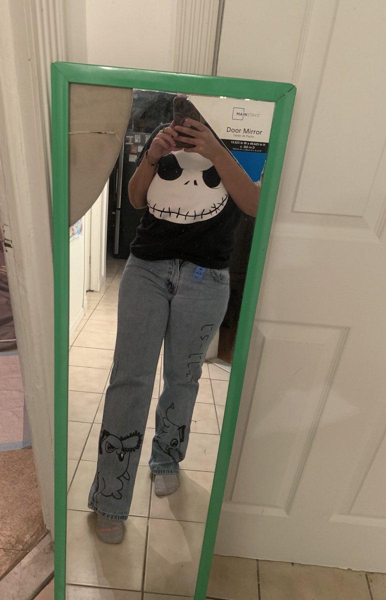 yahannieex3's tweet image. i also made chainsaw man jeans (: