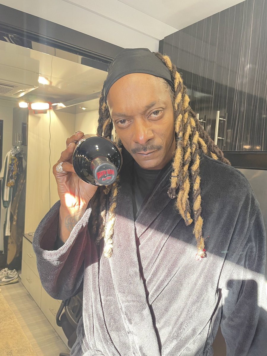Snoop Dogg tweet media