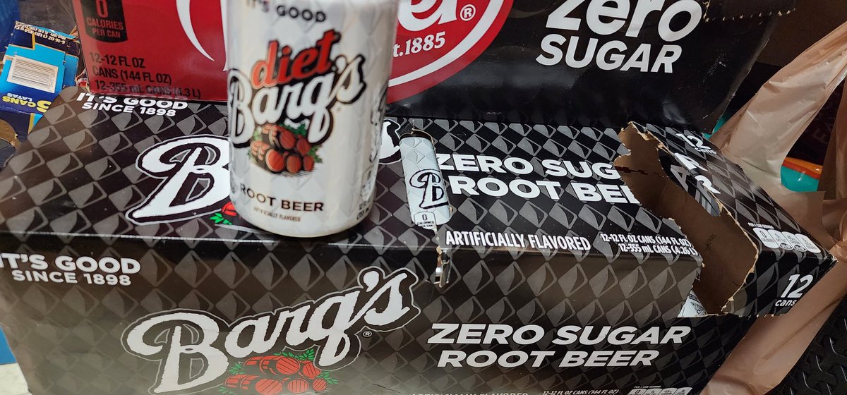 ryanrocks87's tweet photo. @CocaCola why is diet Barq's in the Zero Sugar Bawrq's? https://t.co/zd7m9ZZc2Y