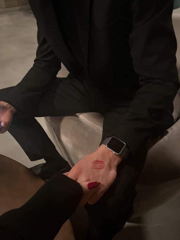 eshq_19's tweet image. "الرجل لا يستطيع أن يكون قاسياً مع امرأة يحبها. "♥️