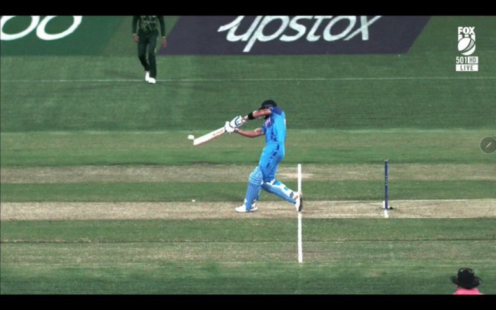 engr_fr's tweet photo. Any delivery, which passes or would have passed, without pitching, above waist height of the striker "standing upright at the popping crease", is unfair. Whenever such a delivery is bowled, the umpire shall call and signal No ball.
#NoBall
#ViratKohli 
#INDvPAK 
#Cheating https://t.co/uFTo8vY96e