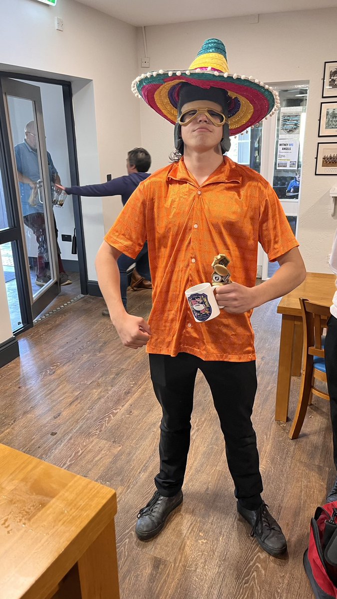 Robtherigger's tweet photo. @TugWilson3 @WitneyRFC @RugbyNLD_ @RugbyNLD @rcpinkpanthers Some questionable post-match attire from @WitneyRFC MOTM. https://t.co/Vhji6exrCD