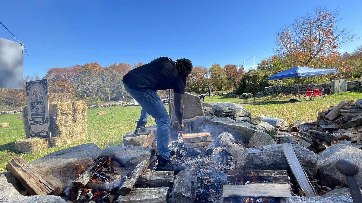 PhilipsBarbeque's tweet photo. Building fires all over #openfirecooking #cooking https://t.co/bawqNcXzmR