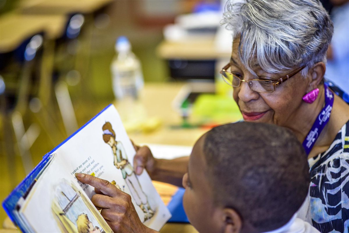 CLEvolunteers's tweet photo. We are recruiting #literacy #volunteers for K-3rd grade students in #Cleveland & Euclid Schools.
During the school year, school day. in person during the school day.
Tutors age 50+ 2-3 days a week, 2-3 hrs. each session.
https://t.co/87n90BffJB
#volunteer #CLEliteracy https://t.co/ie23jyZ9ym