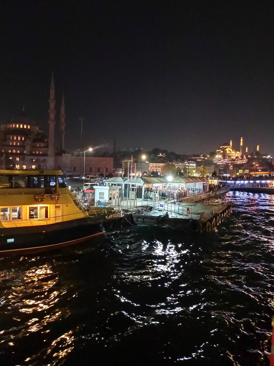 FatihPolat3425's tweet photo. İki gözümün çiçeği ile son günler..
18:55 #vapuru https://t.co/R4Nu1HD581