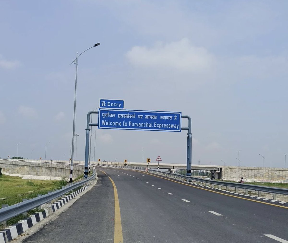 PravKumarr's tweet photo. This year took a road trip to my native place in Bihar. The roads along the 1000 KM journey is completely transformed into a world class infrastructure. A true out of this world experience. The #newindia is shining! https://t.co/qtCaHcmfwR