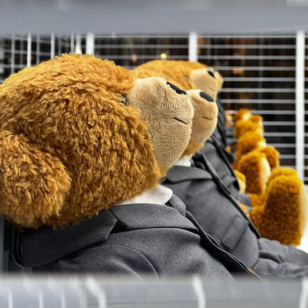 chiyingz's tweet photo. somebody tell me what's the point of this pop up without the show
#thombrowne #thombrowneteddybears #thombrowneshanghai #shanghailife https://t.co/yzoAlzzssW https://t.co/egvKWfXIfn