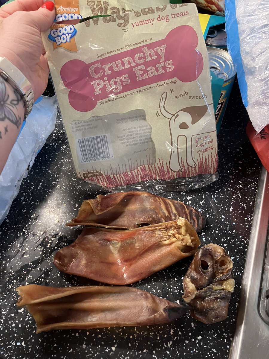 silverjade35's tweet photo. @TescoOnline bought pigs ears for my little gang, only to open &amp; find 3 pigs ears &amp; 1 snout!!! @Tesco 

Who gets the snout??? 
How do you choose ???? 

#tesco #help #tescohelp #goodboy #wagtastic https://t.co/P17evRqVoO