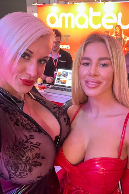 Incredibly beautiful @EmaKarter 😍 #VenusBerlin https://t.co/93wlglfWaM<a class="tags" href="/tag/emakarter">@emakarter</a><a href="/tag/venusberlin"class="tags">#VenusBerlin</a>