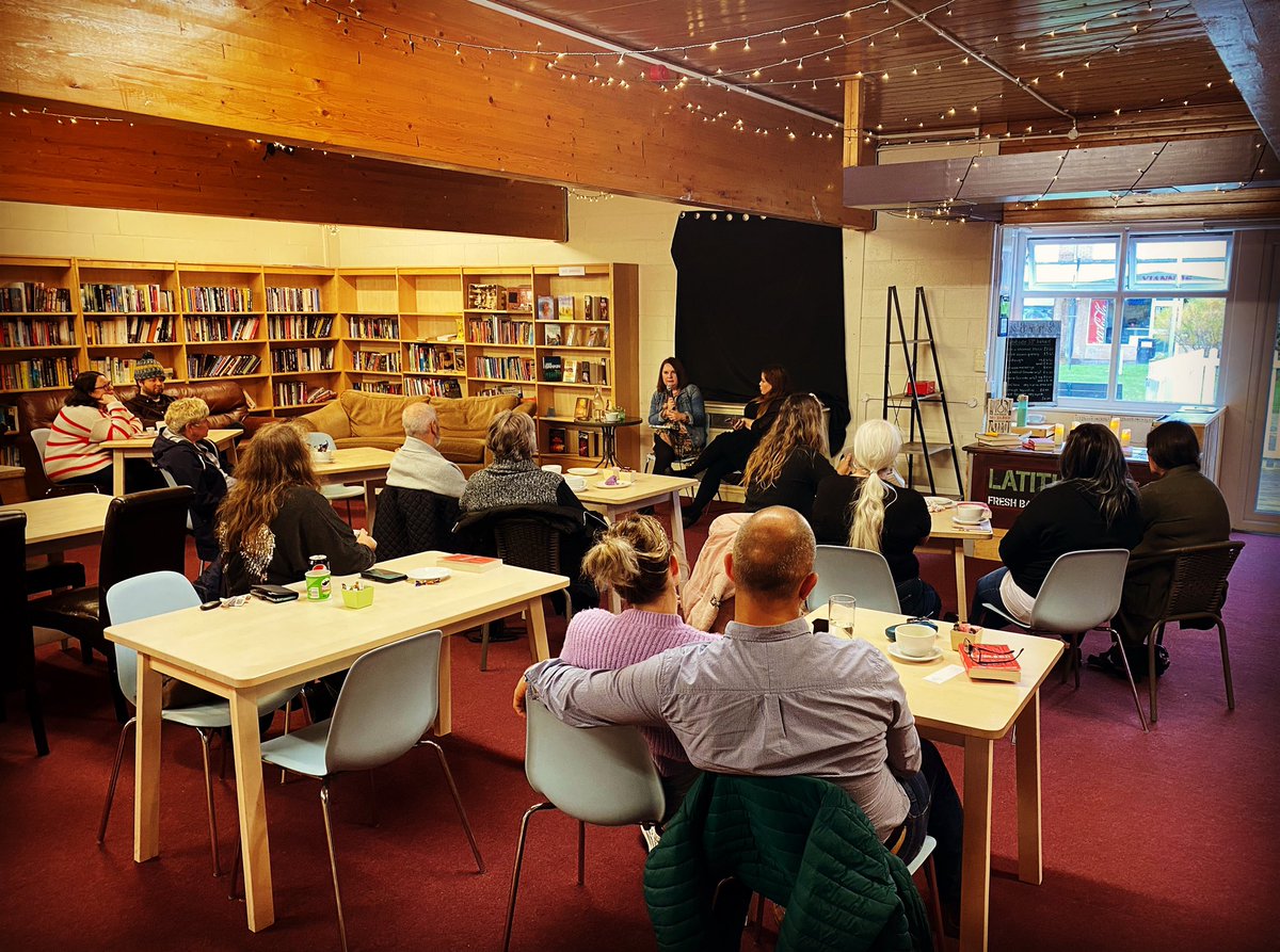 berwynbookshop's tweet photo. 📚 Bookshop Sundays…
Huge thanks to the fantastic Kate Morgan for joining us to talk about Murder!
Another great audience, too!
#booktwt #bookshop #writerevents #northwales #flintshire https://t.co/YwC3kAnJna