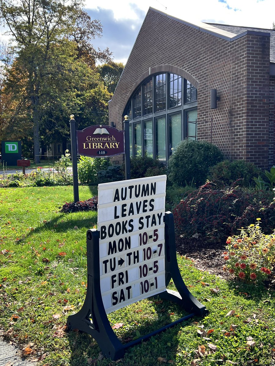 realDJSui's tweet photo. A+ efforts by our local library 🍂🍁📚 https://t.co/YcLjFnYytz