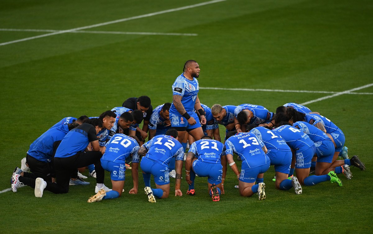 rugbyleaguewcup's tweet photo. π₯ Spine-tingling
Samoa mean business early on.
#RLWC2021 | #SAMGRE https://t.co/o1V9NGch3Y
