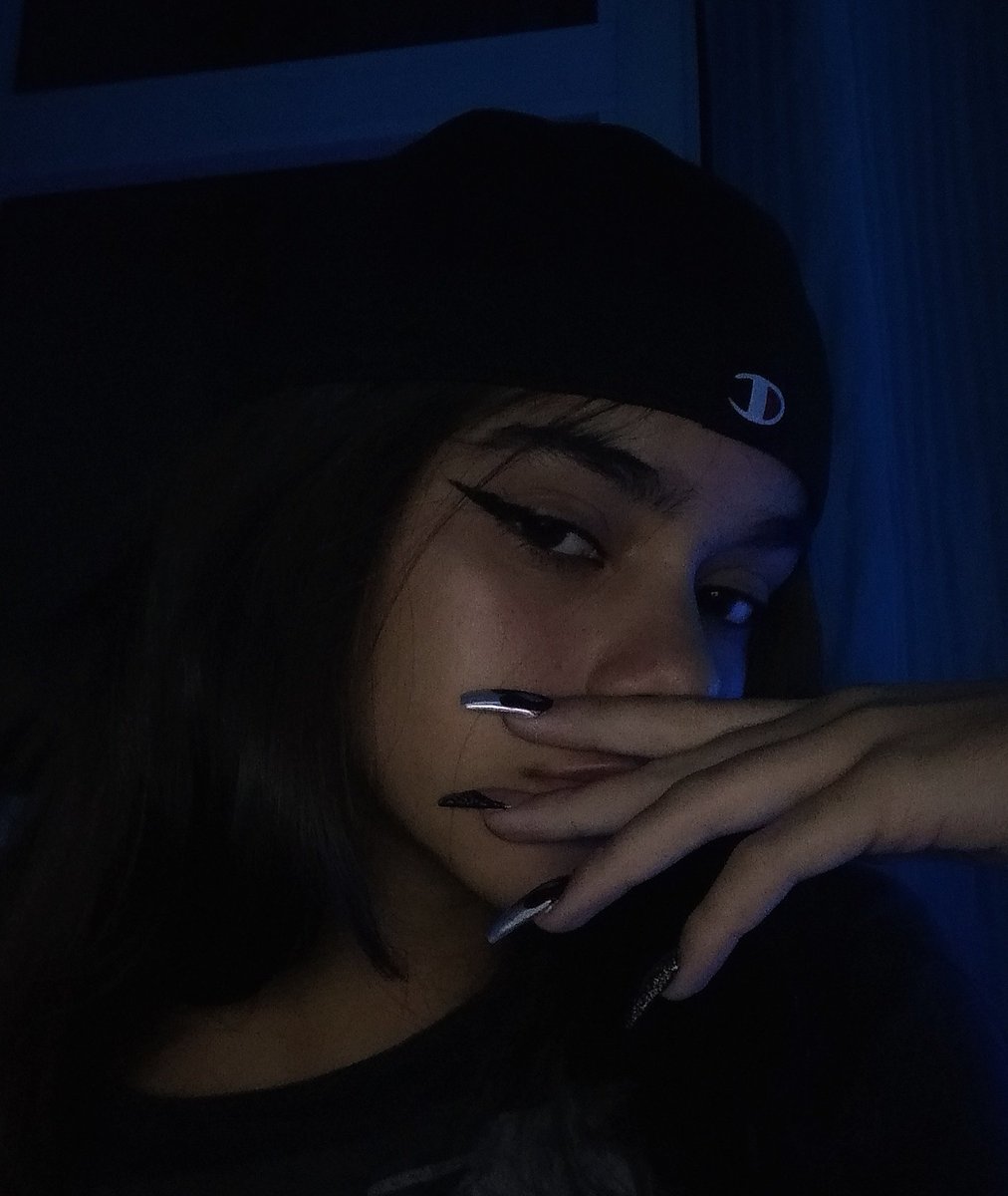 jsksjsksks_5's tweet photo. Fav como si fuera guapa https://t.co/f8DsLL9g2P