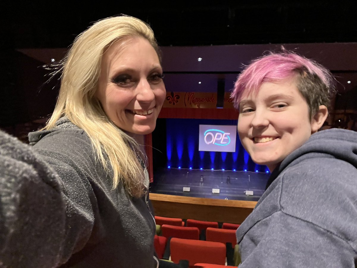 HockeyArtMom's tweet photo. Perfect #staycation #seniortrip with my daughter. Flight prices made going anywhere over budget, so we #pivoted and had a great #mommydaughter trip here in MN! Love that she is up for anything! https://t.co/xnxkeyoBRU