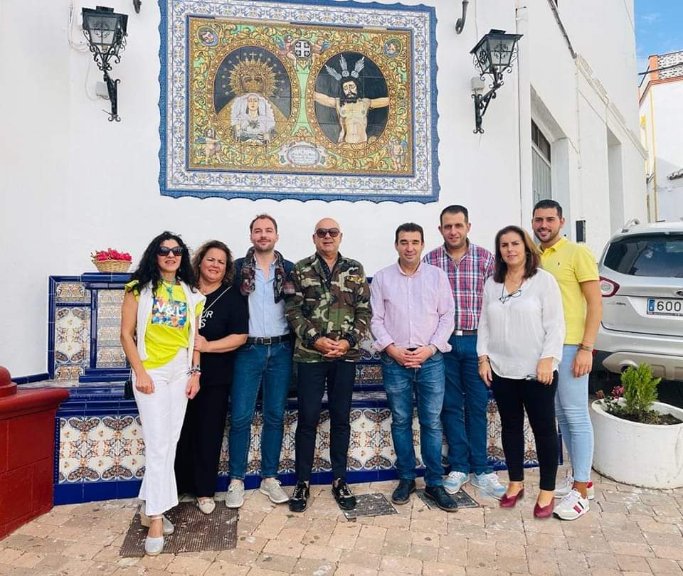 Hoy con el gran <a href="/paquili1/">Paquili</a> en la Hermandad de la <a href="/VeraCruzAlcal/">Vera†Cruz Alcalá del Valle</a>, siempre es un placer. Y pronto, noticias.