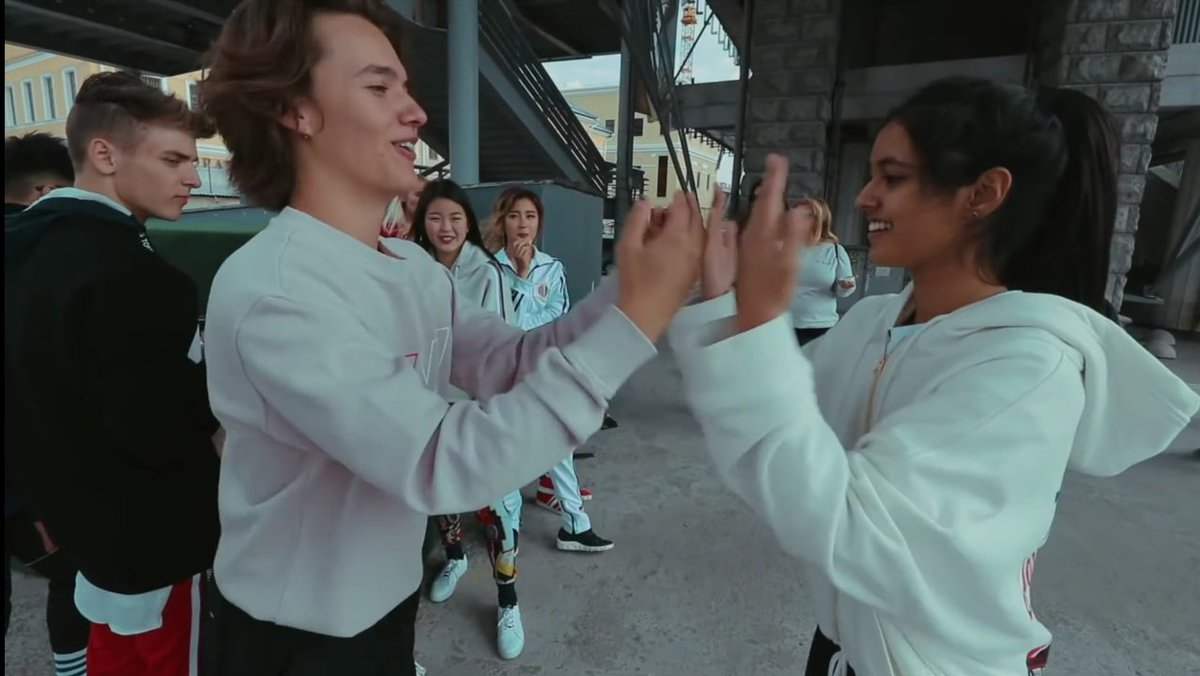 UnitersCharts's tweet photo. Nossos momentos favoritos com o Noah!

O novo episódio do Now United foi focado na despedida do Noah Urrea do grupo e relembraram momentos especiais com o membro dos Estados Unidos 🥺❤️ https://t.co/mLU6kAqz38