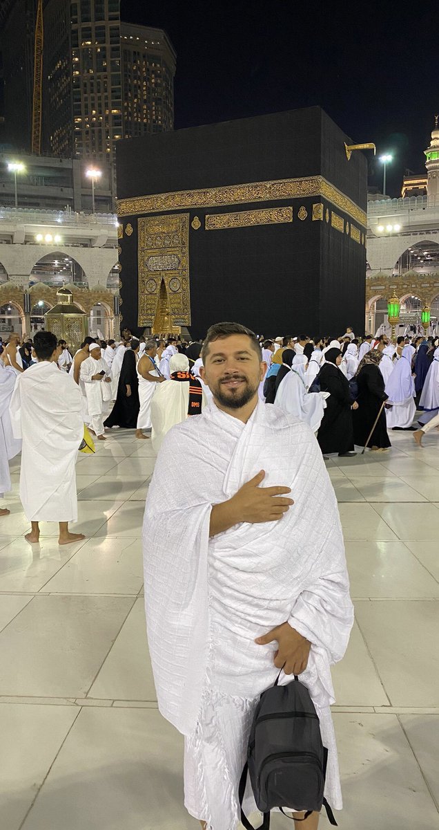 OsmanYeken's tweet photo. Mübarek yerlerde edilen dualar makbuldür.. Dua isteyen kardeşlerimiz mentiona yazsınlar Kabe yanında ismen dua edeyim inşaAllah. https://t.co/hSiSXL6YGQ