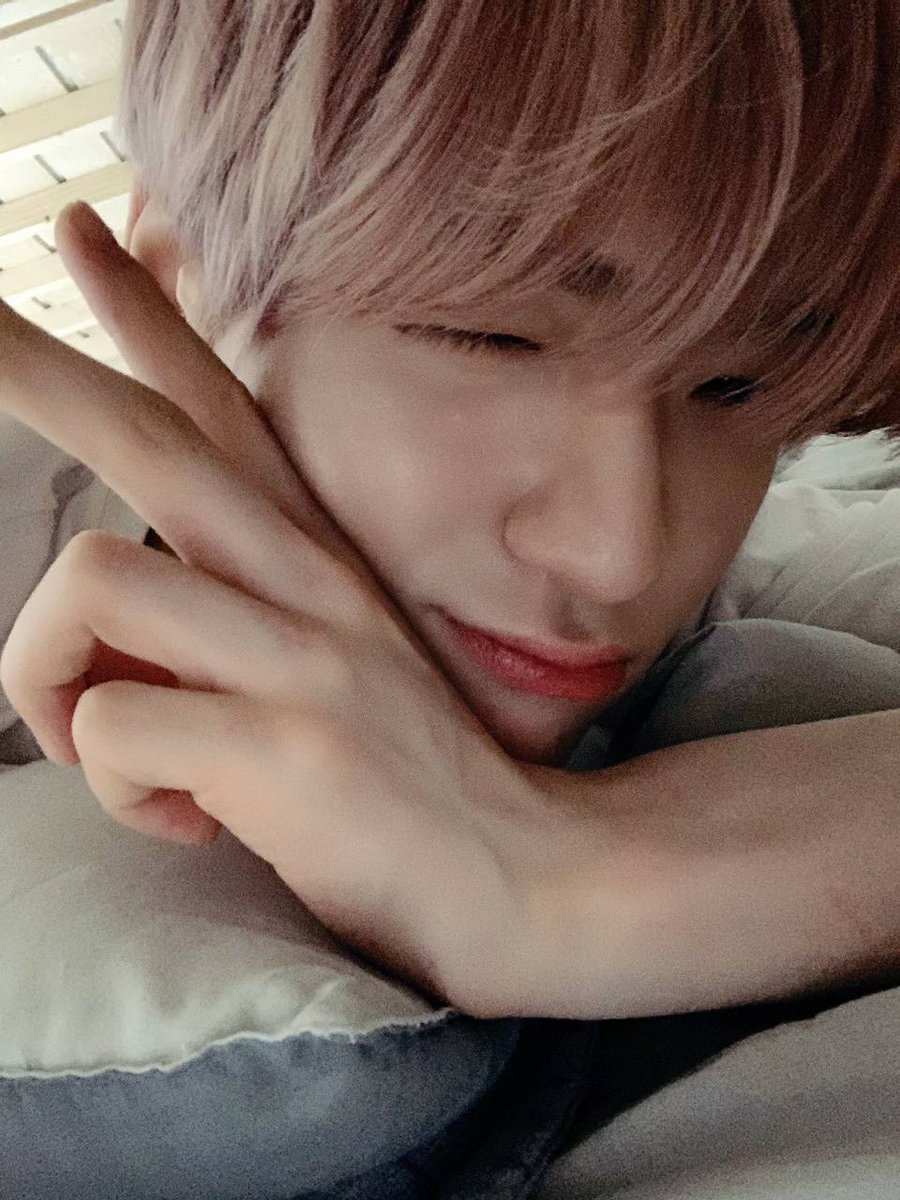 TimeOfDolly's tweet photo. I wanna have more to moon and zenith as my friends. Plz text me.. You are so comfortable, follow me and I will follow you ❤️🦊

Хочу больше мью тумунов и дженис, напишите мне, пожалуйста 

#OneusIs6 #epex #ToMoon #Zenith https://t.co/E1WKQzCpYV
