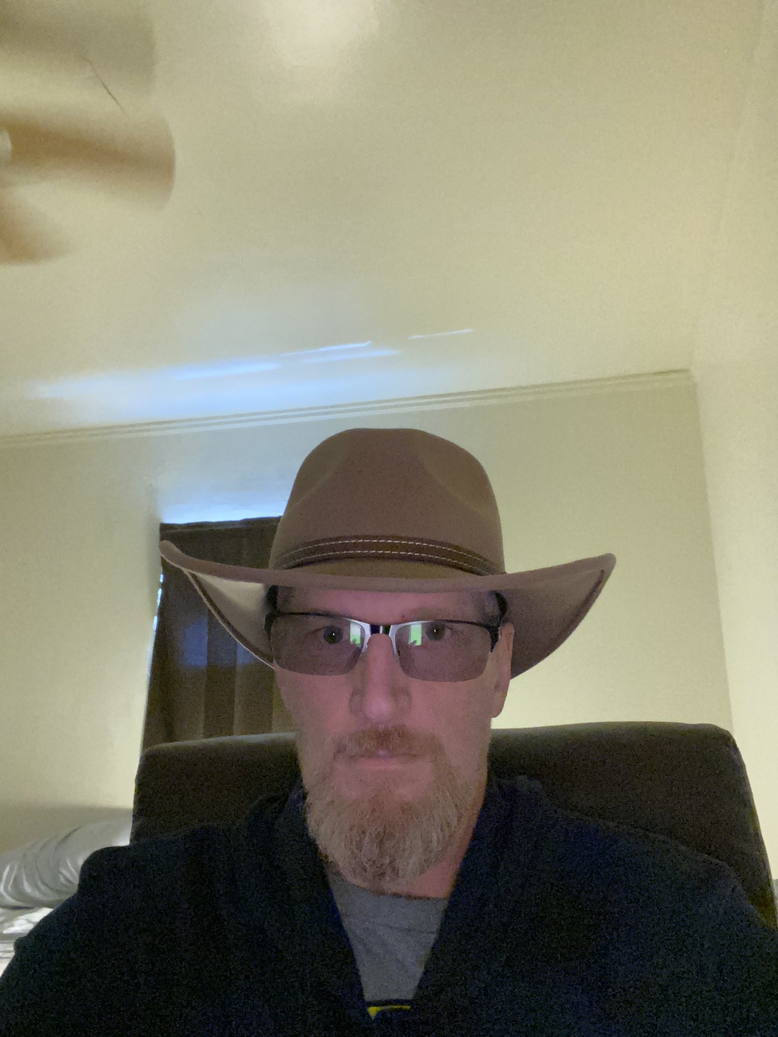 People of twitter, do you think I can pull this look off? Please help. I’ll take all comments don’t be nice please be honest. Thank you. https://t.co/sS9Y7Kxyjl