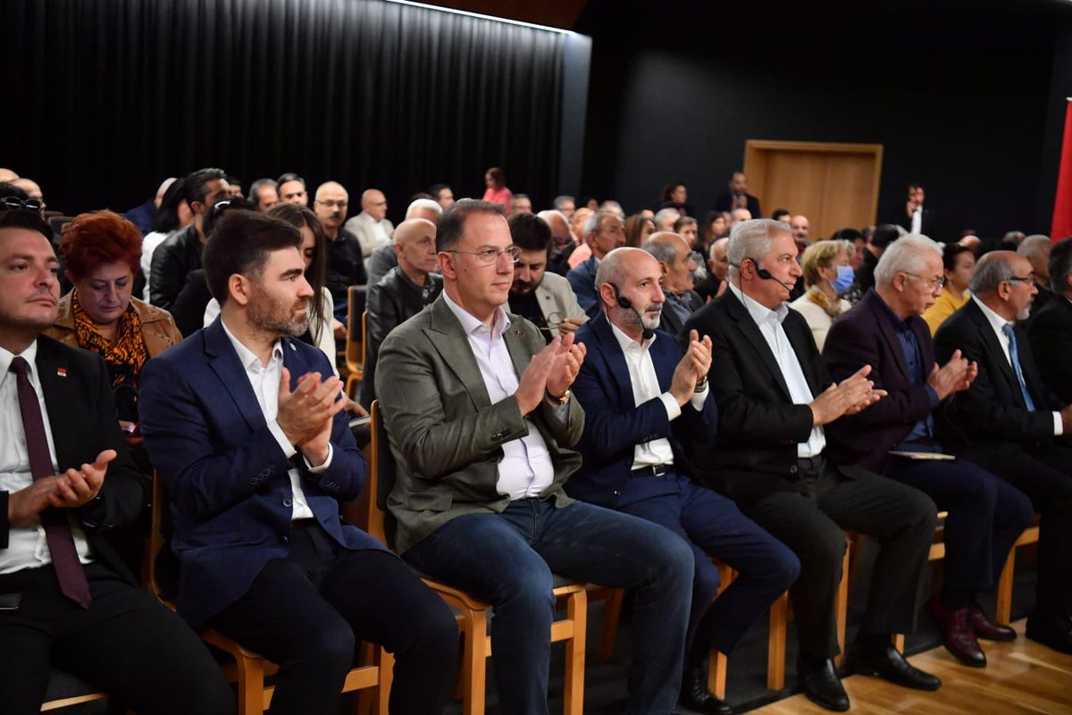 mmuratcalik's tweet photo. CHP Doğa Hakları ve Çevre Politikalarından Sorumlu Genel Başkan Yardımcımız @Ali_Oztunc ve TMMOB Ziraat Mühendisleri Odası İstanbul Şube Başkanı Murat Kapıkıran’ın katılımlarıyla gerçekleştirdiğimiz panele katkı sunan tüm katılımcılara teşekkür ediyorum. https://t.co/BIWbi6Wx7s