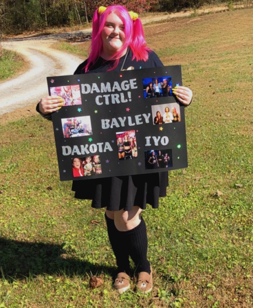 “We got the power, We got the rage!” You know I gotta support #DamageCTRL at #WWEPikeville 🖤❤️💖 @ImKingKota @itsBayleyWWE @Iyo_SkyWWE