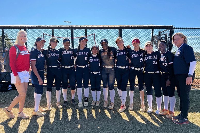 16uRiley's tweet photo. Getting better and better every game!! Diamond with a bomb as bright as her smile 💣 ❤️🤍💙 Thanks Spartanburg we had a great time! https://t.co/pH3Hi9VdpA