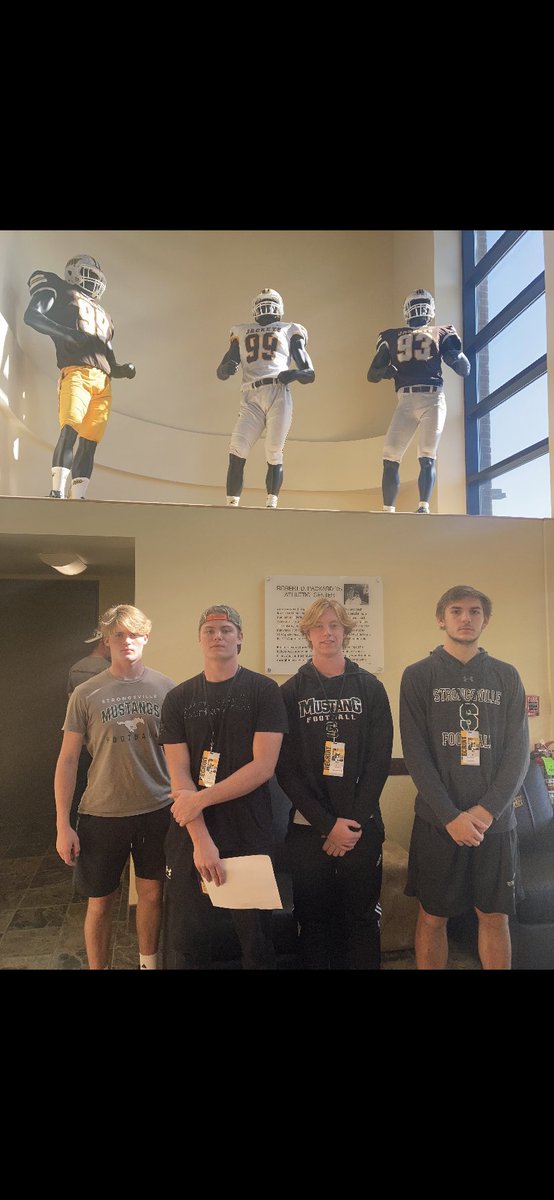 DevinBoyle19's tweet photo. Had a great experience at the @BWYJFootball game yesterday thank you @CoachHilvert and @CoachCully_BWYJ for the invite, also very blessed to receive my first official roster spot offer! https://t.co/PyPmI5jvOm