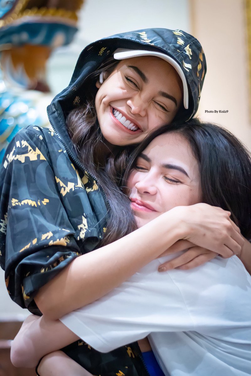 xxiaojai's tweet photo. ยิ้มอะไรขนาดนั้นอะ https://t.co/wSrOWgr4wP
