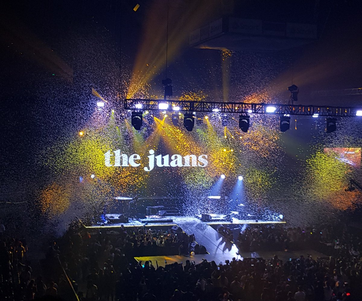 BNeeeeeeeel's tweet photo. Congratulations!!! @TheJuans_BAND @carlguevarra09 @JapsMendoza @ChaelAdriano @rjscruz_ 

It was a blast!! Grabeeeee 💕💕
Di talaga ako nagkamali sa inidolo ko ❤❤ https://t.co/CES4oDkyz7