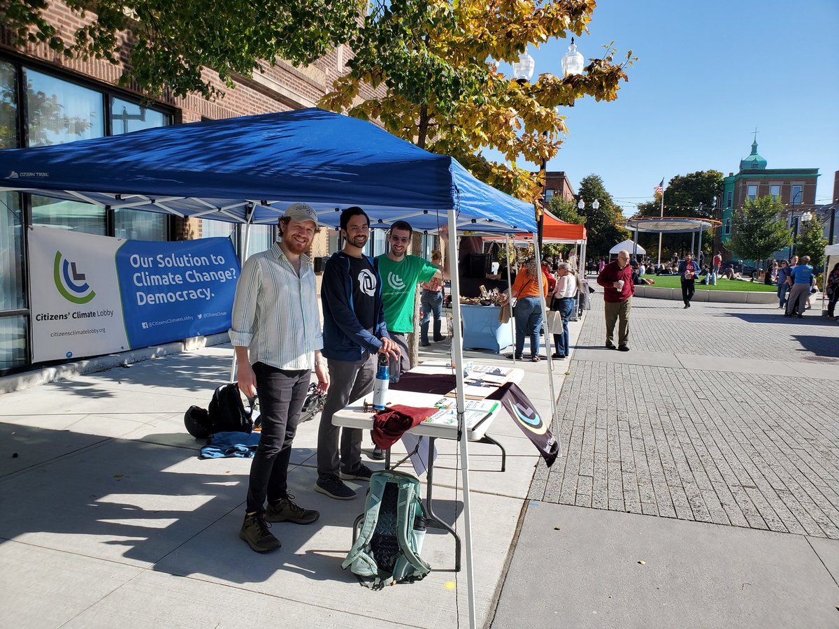 Our volunteers Sean, Ryan, Mike, and Alex were at the Northcenter Farmers Market yesterday talking to people about climate change and voting for the environment. It was a beautiful--if unseasonably warm--day!