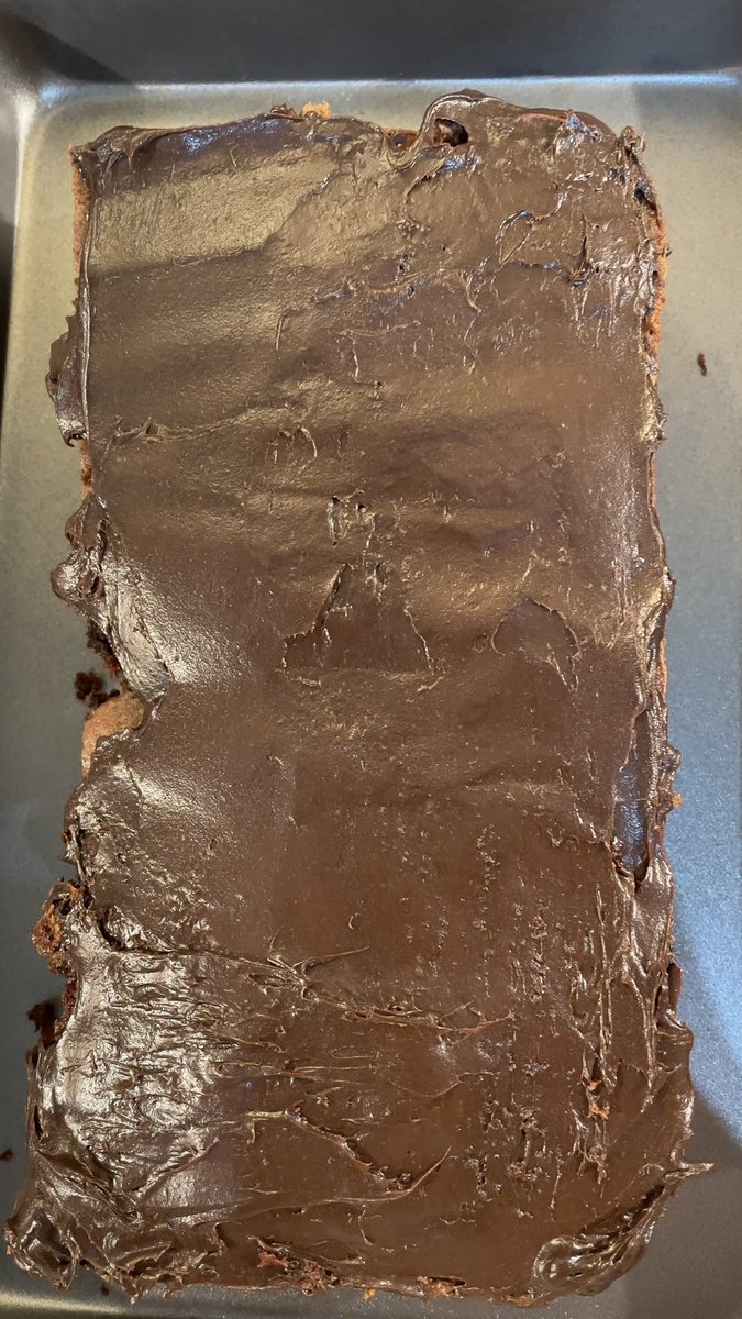ArgyllSeaGlass's tweet photo. Race day snacks for the Texas Grand Prix including the delicious Texas chocolate sheet cake & obviously had to make a few spares 🏎 🇺🇸 🤤 @F1
#MHHSBD #RaceDaySnacks #F1 #CraftBizParty #TexasGrandPrix #TexasGP #TexasSheetCake #GrandPrix #RaceDay #ChocolateCake #MikesSnacks https://t.co/oiOEyEH0JF