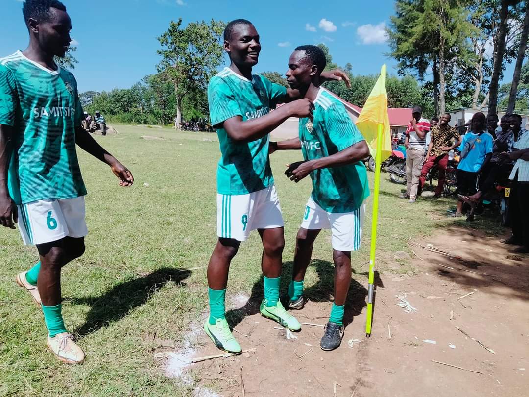 bramwelkaramoja's tweet photo. Congratulations Samitsi FC. FKF Kakamega County Zone B League Champions. They beat East Kabras by a solitary goal at Samitsi Grounds today. They win the league with a match to go. Well in my boys. Proud of you 👏👏👏

#Samitsifc #Football #Champions #aBoyFromKakamega https://t.co/cbKoCUcG3X