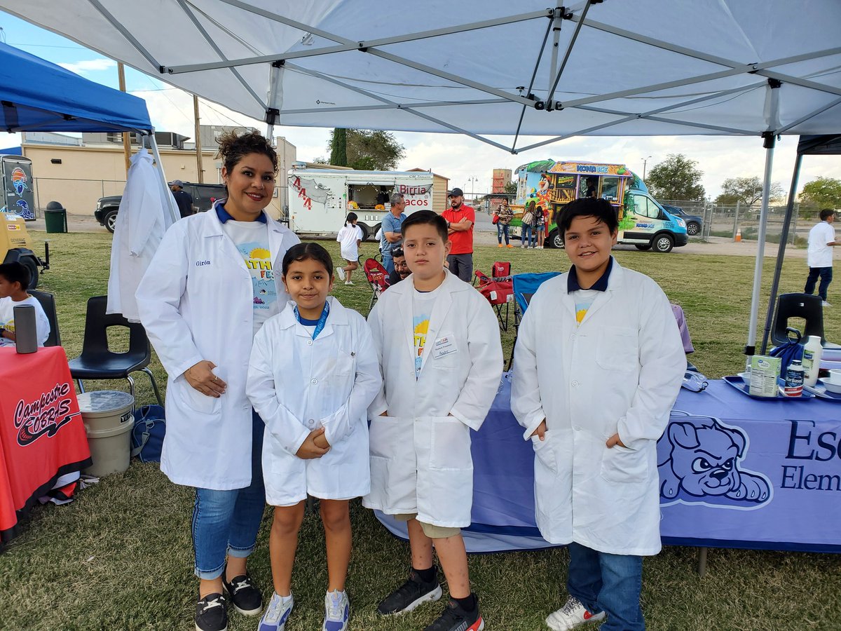 jaguirre_sjcb2's tweet photo. Escontrias STEAM Academy Bullpups presenting at today's @MonicaKTSM Weather Fest! #FullSTEAMahead https://t.co/ft03RmjTvy