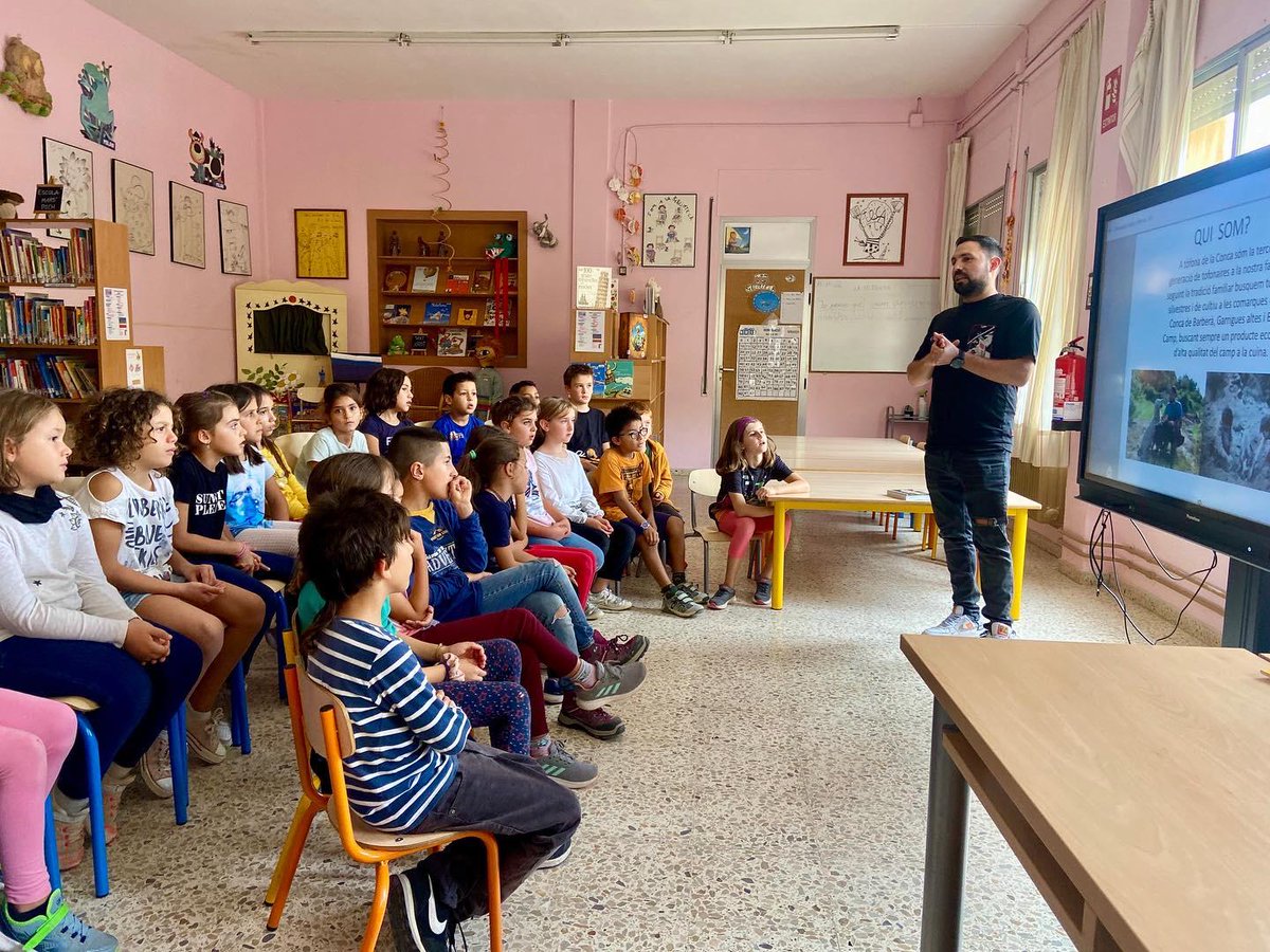 El nostre agraïment al Dídac, la tercera generació dedicada al món de la tòfona. Moltes gràcies!
<a href="/TofonadelaConca/">tofonadelaconca</a> @escoles_verdes 
#setmananatura #somescolapública