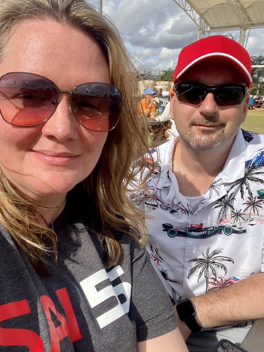AmyEee83's tweet photo. Go @ScuderiaFerrari @Carlossainz55 @Charles_Leclerc #tracktv #cota #f1 https://t.co/x8sVi1xUb7