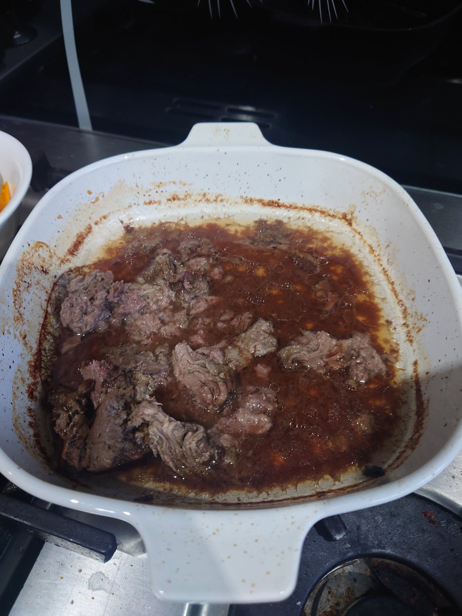 LindseyOver1's tweet photo. Thanks @aldi dodgy beef joint = ruined Sunday roast! https://t.co/J7dyi6Q1JV