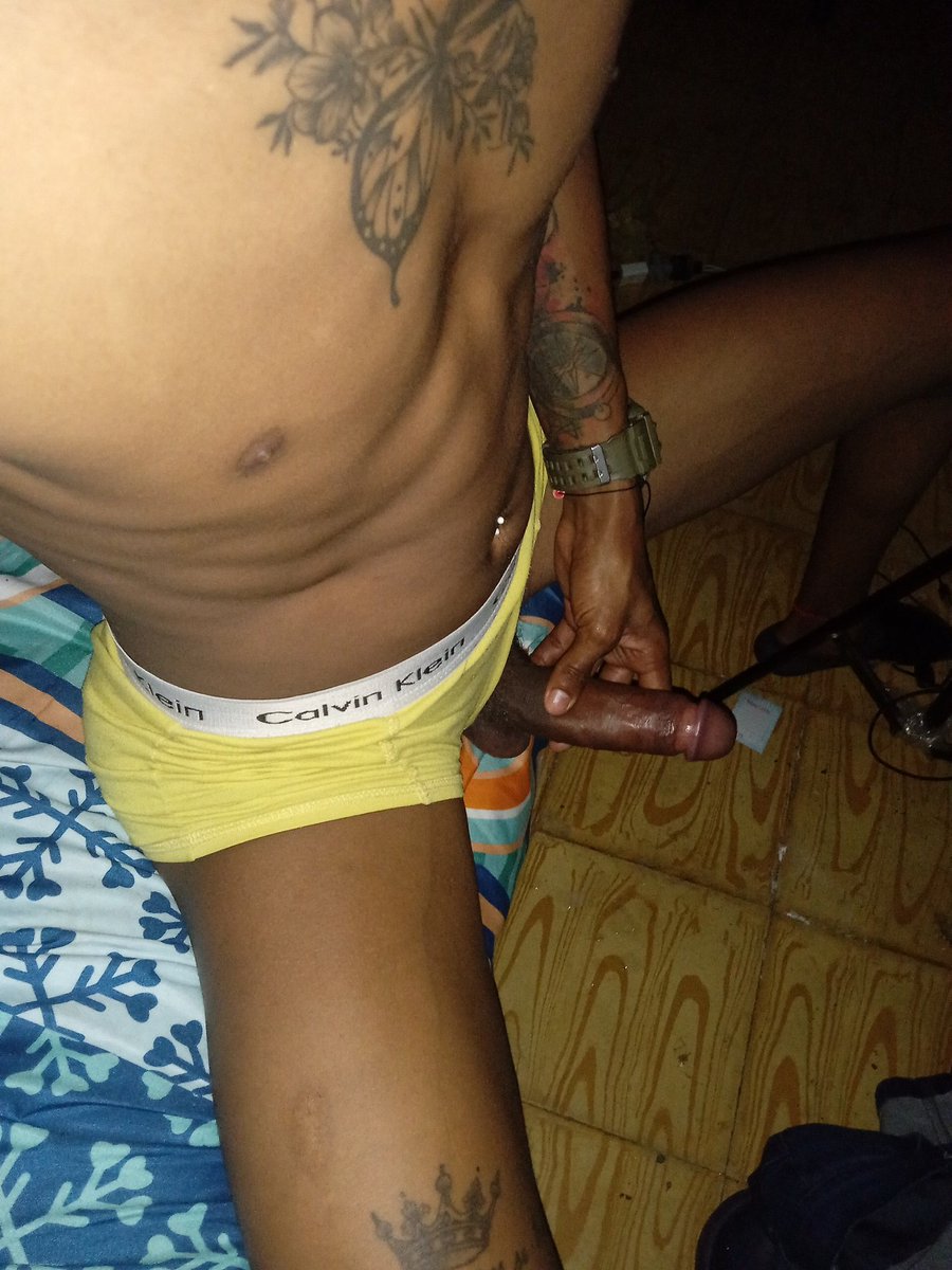 AlejoRodri2219's tweet photo. #ViratKohli𓃵  #Parati  estoy muy caliente 
#EncuentroGay https://t.co/mY4741d9mc