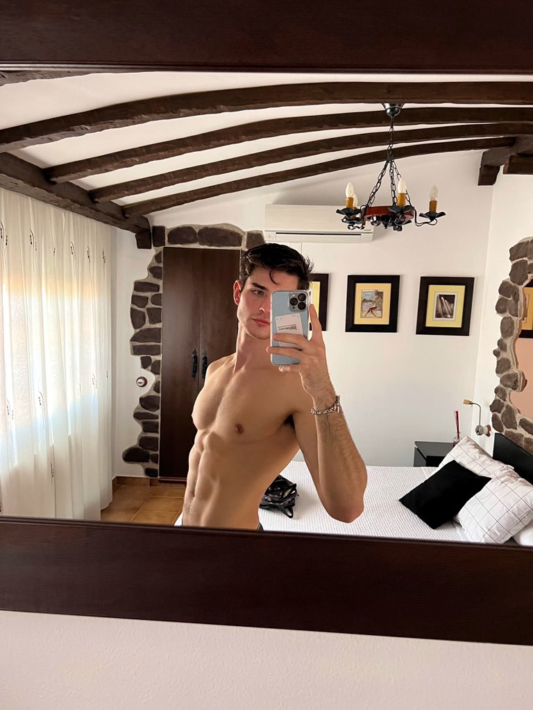 Birthday kid turns 22 🎂