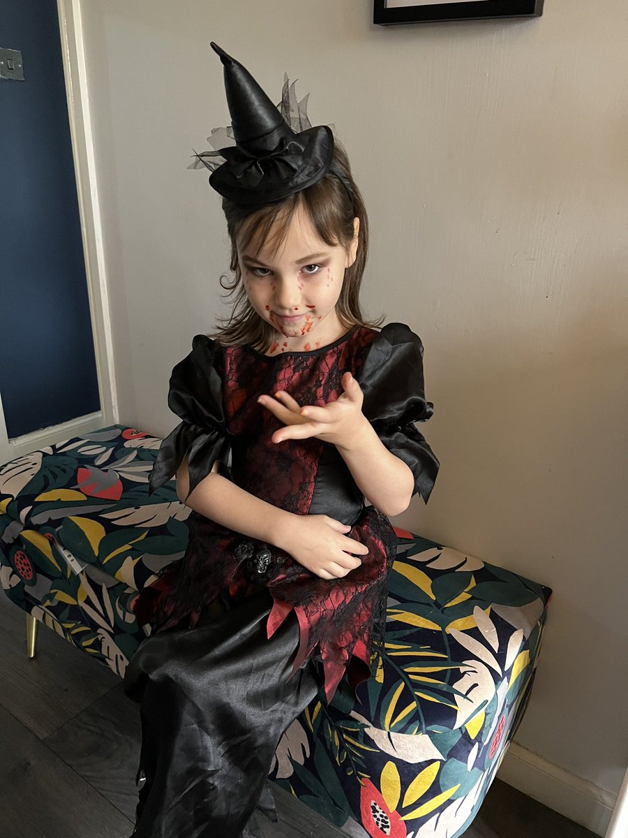 llyndassneddon's tweet photo. Happy Halloween 🎃 #mila #Halloween #party #sundayvibes https://t.co/XKGqWUFfJH