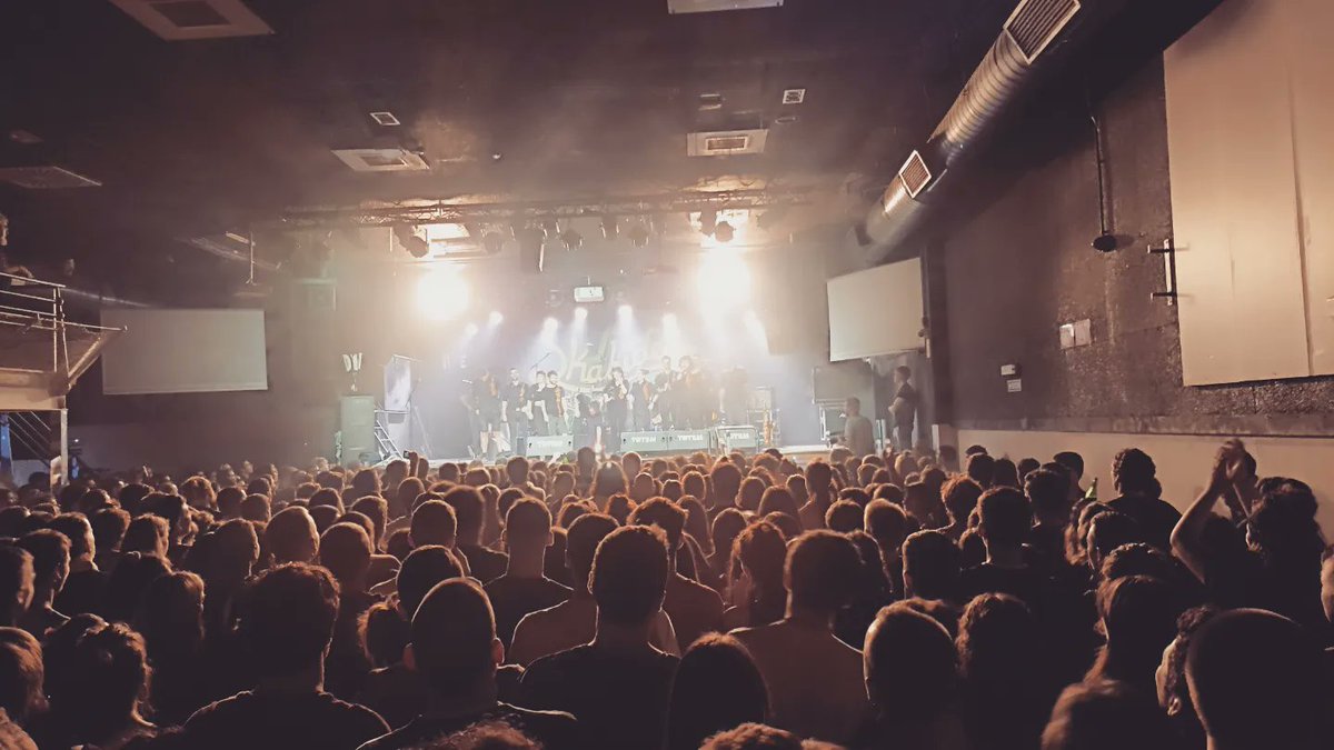 SalaTotemAretoa's tweet photo. 🤩 Skabidean, 10 urte

Urte askotarako! ¡Vaya conciertazo!

📸 [1] @aagirrezabal https://t.co/ksxkA7LcST