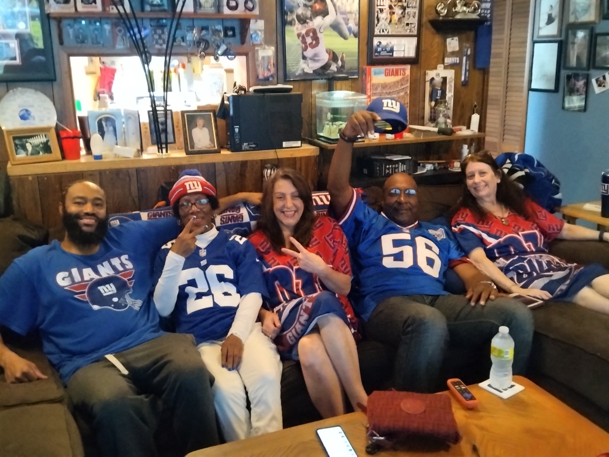 ThisIsSteveAzul's tweet photo. #KGYR4Life @kggrimaldi #BleedBlueShow @BleedBlueShow https://t.co/oshpMj6fCZ