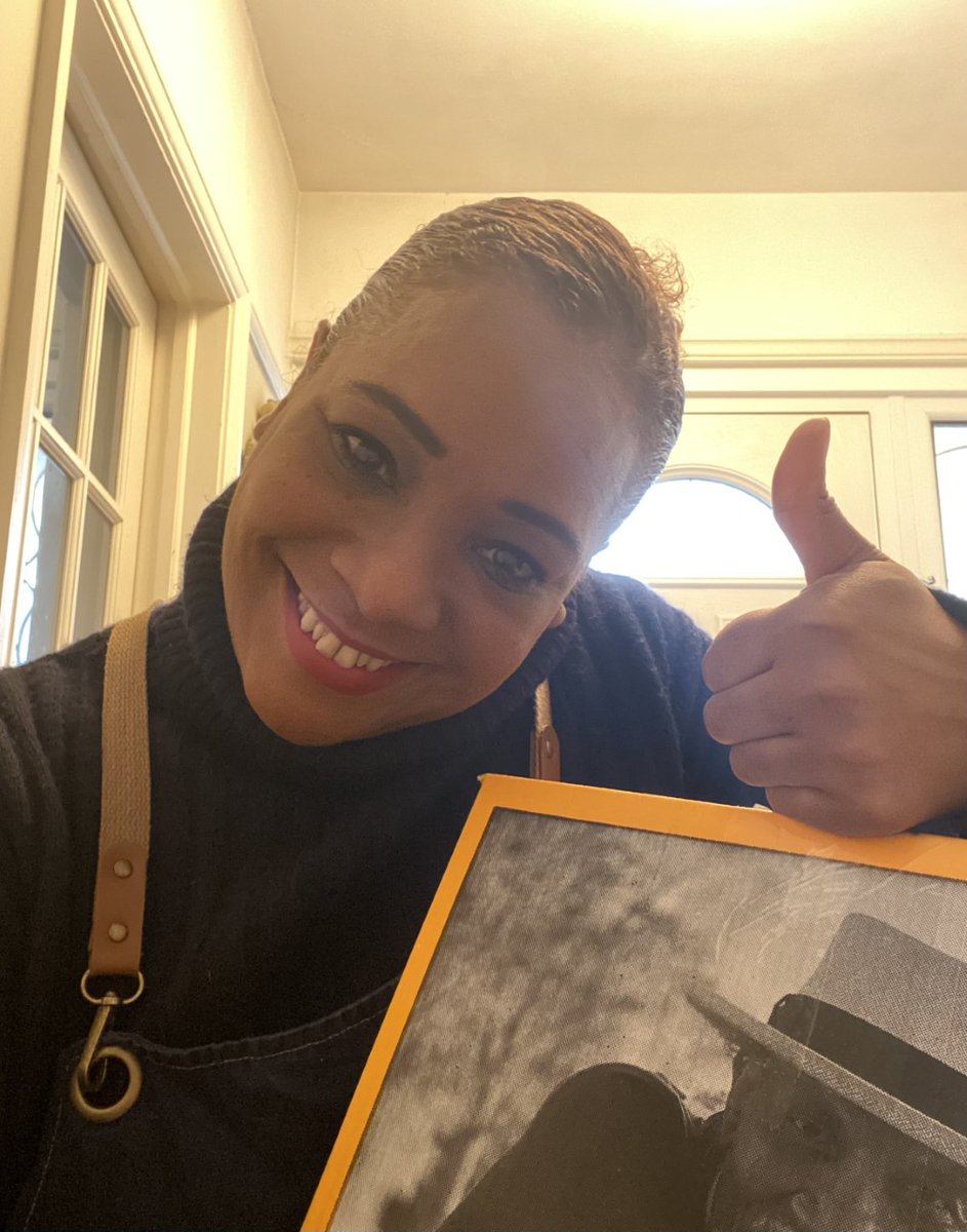 theblackfarmer's tweet photo. I am always delighted to receive a message from our food box winners! Congratulations to our lucky winner Paula, for winning a special food box filled with The Black Farmer produce!
#theblackframer #foodbox #luckywinner #winabox #farmshop #localproduce https://t.co/jwA7ulUR3p