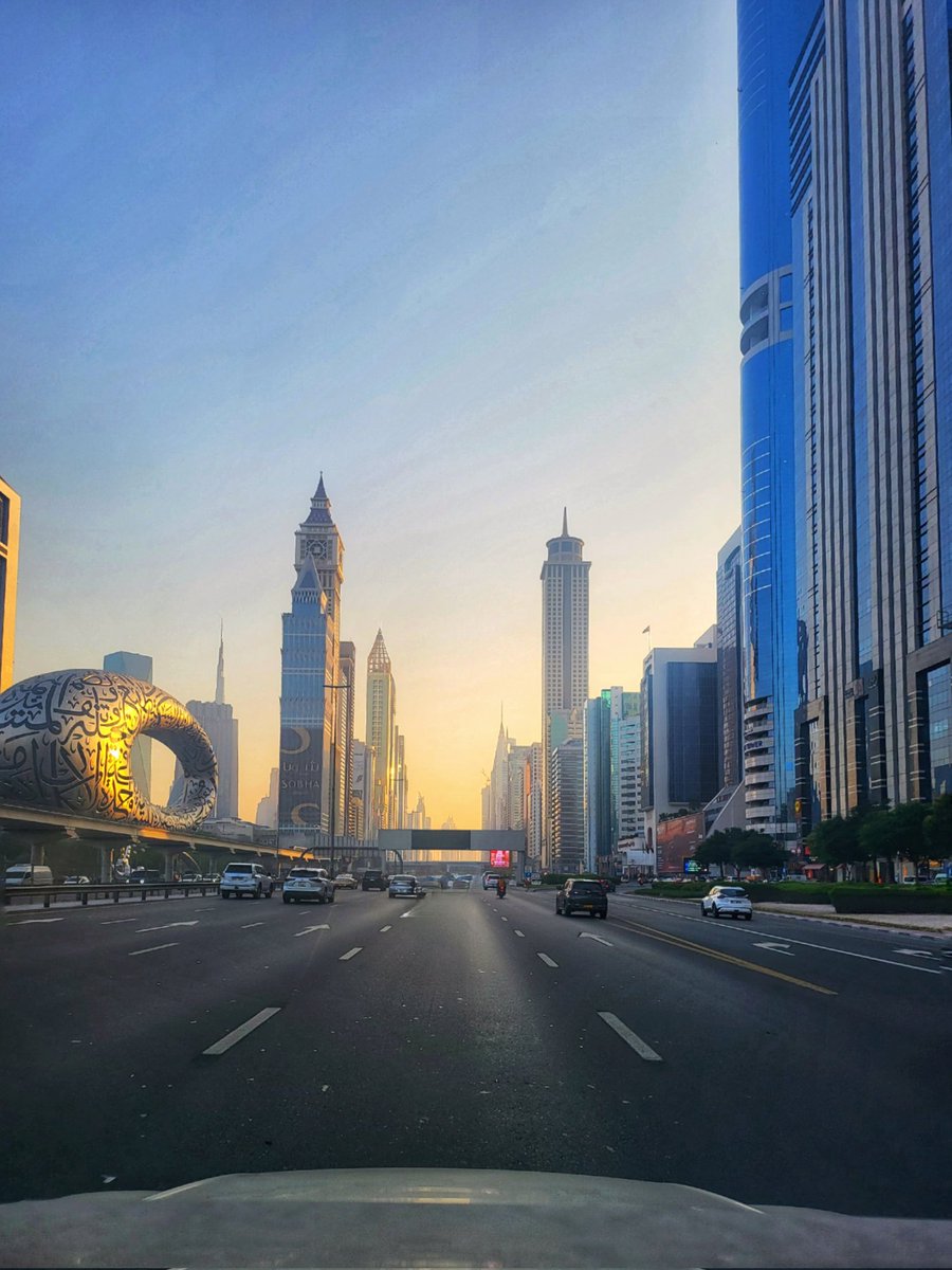One never gets enough of this view!
The mighty #sheikhzayedroad
