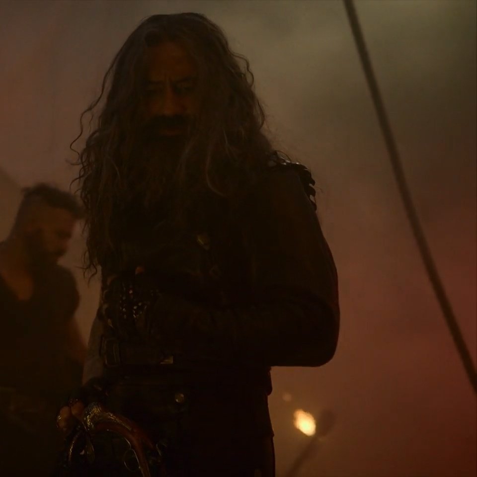 killinitknoX's tweet photo. I will NEVER get over Ed with his hair down- EVER! 
LOOK! AT! HIM! https://t.co/xnI1fhWsYO