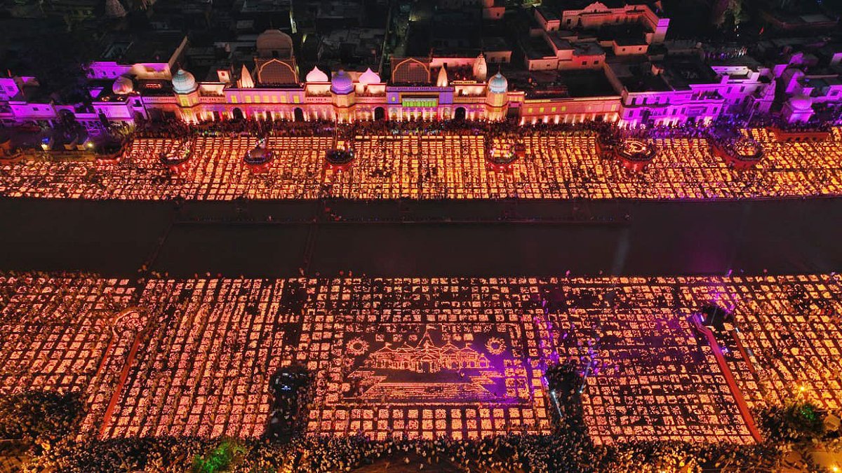 ppl_perception's tweet photo. Ayodhya Deepotsav 2022🇮🇳🚩🔥🙏
Our Country 🇮🇳
Our Culture 🙏
Our Pride🚩
Jai Shree Ram🌸🙏

#Ayodhya #AyodhyaDeepotsav #Diwali2022 #DiwaliSpecial https://t.co/hkHDLF6L2V