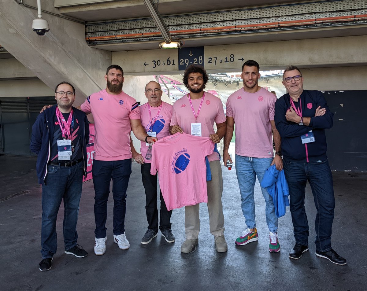 LesTitisdelOval's tweet photo. Le show @RuckydeParis pour conclure cette journée à Jean Bouin placée sous le signe de la solidarité #OctobreRose avec @FFSuprugby et des festivités d'Halloween 🎃
Merci encore à @RyanChp @MarcosKremer2 @Mat_Hirigoyen ⚡️⚡️⚡️
Plus de 🖼️🎞️sur https://t.co/3QlMrVs8Q7
 #SFPCAB https://t.co/4ZI3jIp3w6