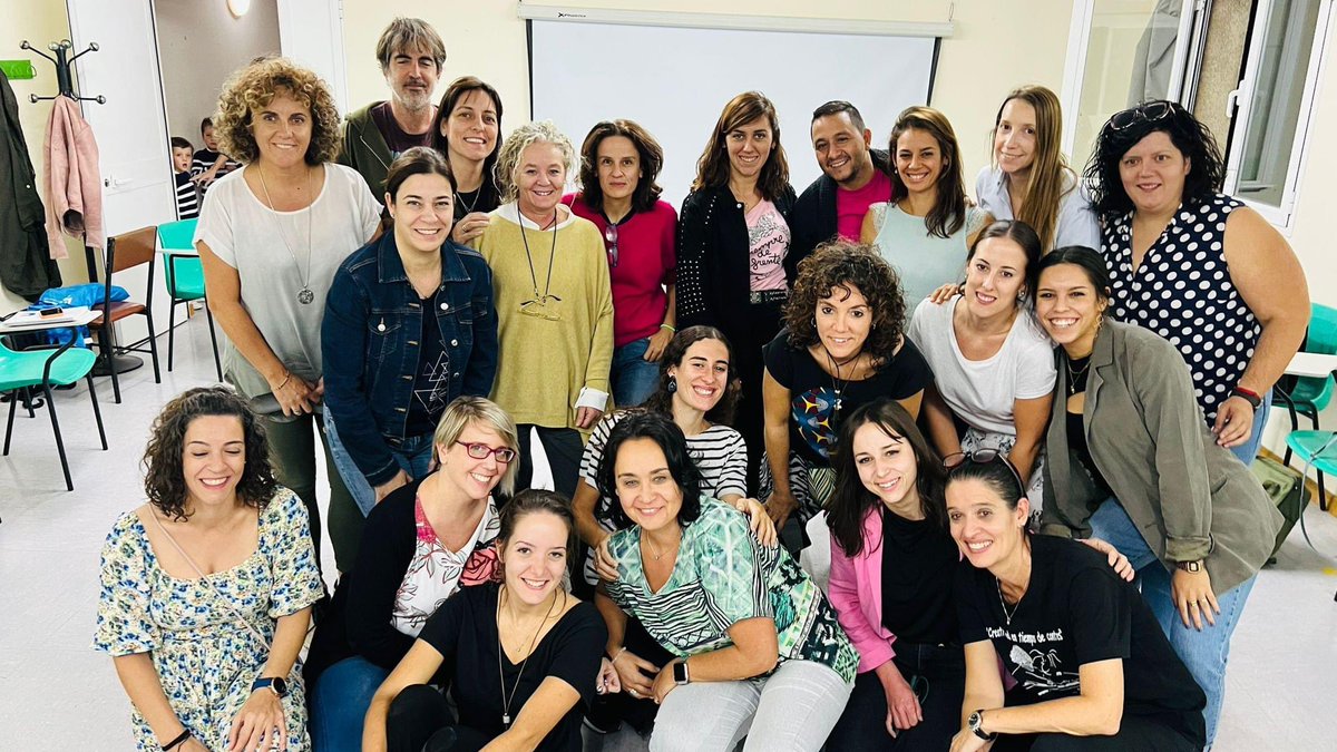 apfrato's tweet photo. Ayer, 2ª sesión del MÁSTER: INNOVACION EDUCATIVA. MODELO PEDAGÓGICO: "EDUCAR CON 3 Ces".
Mar Romera lideró una sesión llena de contenido y sabiduría, de amor y respeto por la educación del saber hacer. Compromiso por la transformación de centros.
#educarcon3ces
#apfratoconmarrera https://t.co/Ogqp3ab5MO