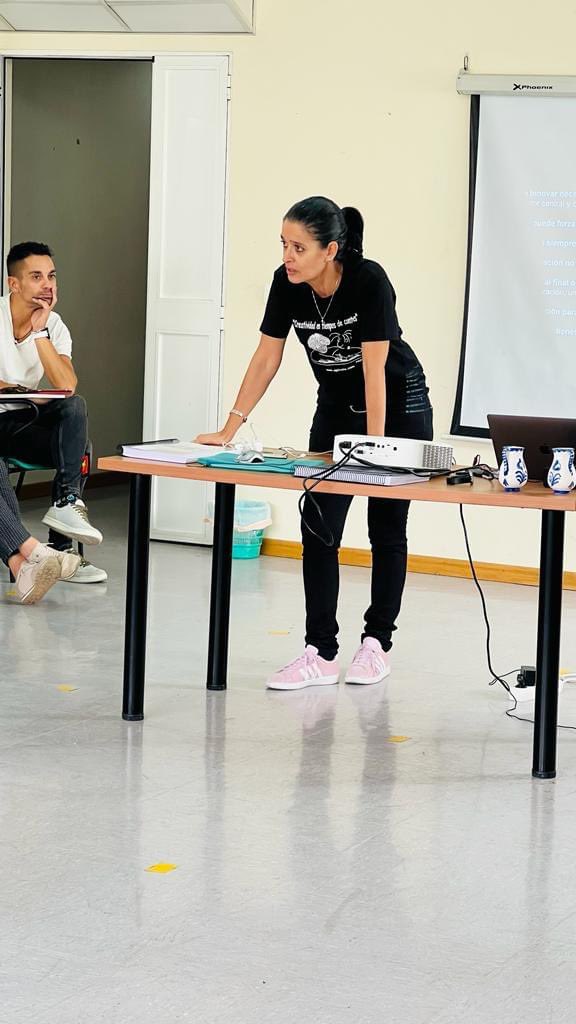 apfrato's tweet photo. Ayer, 2ª sesión del MÁSTER: INNOVACION EDUCATIVA. MODELO PEDAGÓGICO: "EDUCAR CON 3 Ces".
Mar Romera lideró una sesión llena de contenido y sabiduría, de amor y respeto por la educación del saber hacer. Compromiso por la transformación de centros.
#educarcon3ces
#apfratoconmarrera https://t.co/Ogqp3ab5MO